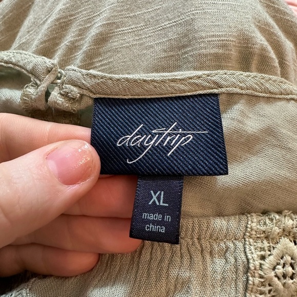 Daytrip Applique Sage Boho Crocket Women’s Top Tie Back Size XL #1600 - Picture 10 of 11